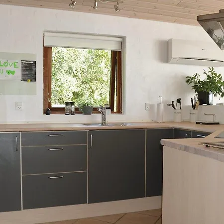 Three-bedroom Holiday In Hadsund Feriehus