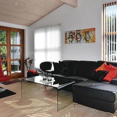 Three-bedroom Holiday In Hadsund * Helberskov